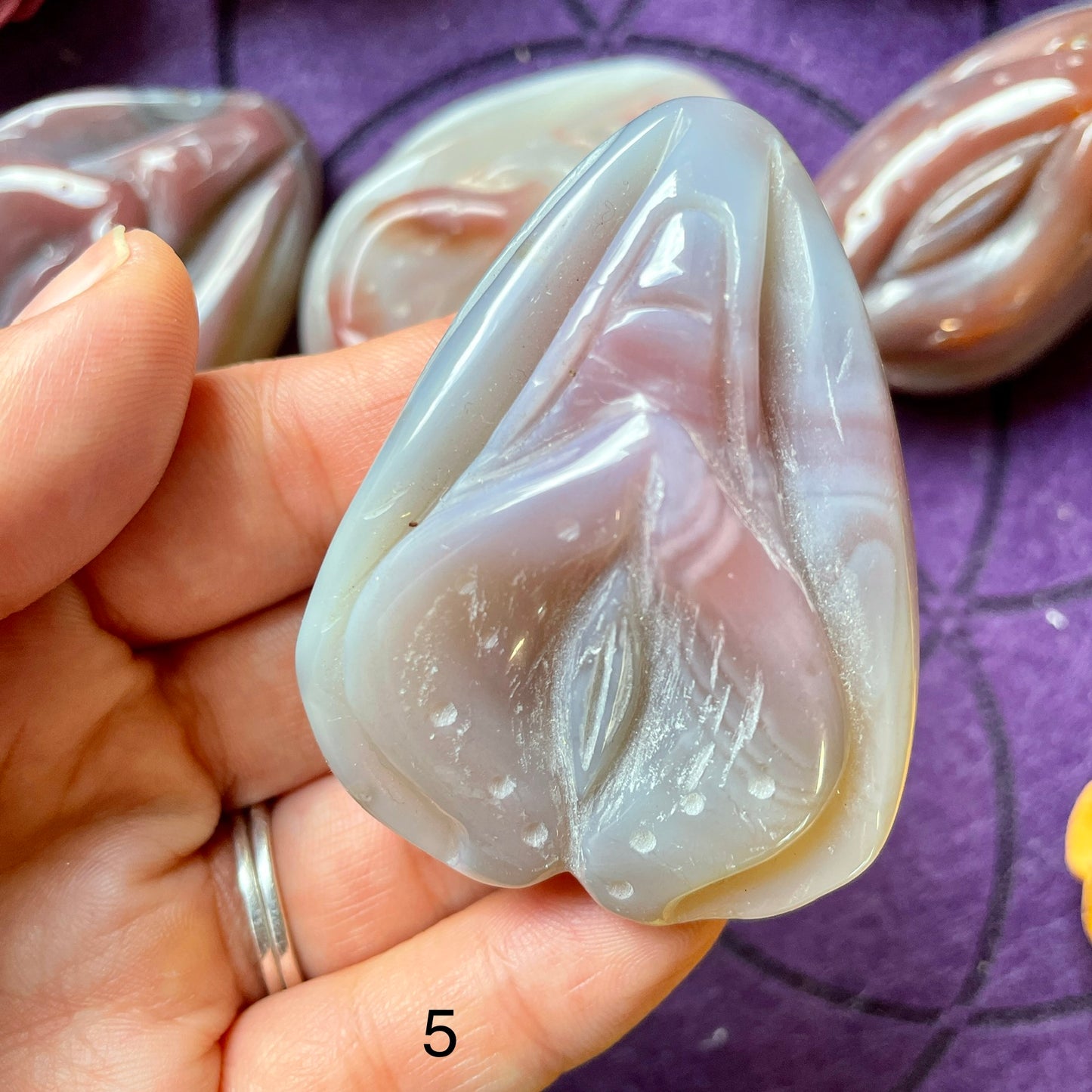 Large Agate Vulva/Yoni Carving