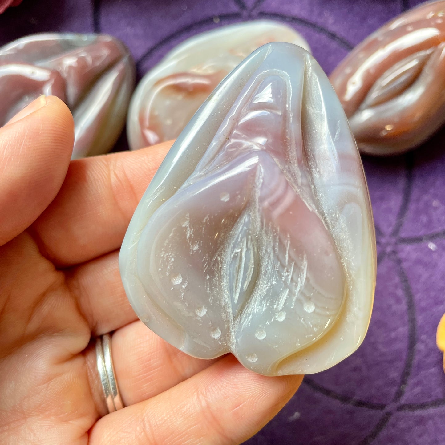 Large Agate Vulva/Yoni Carving