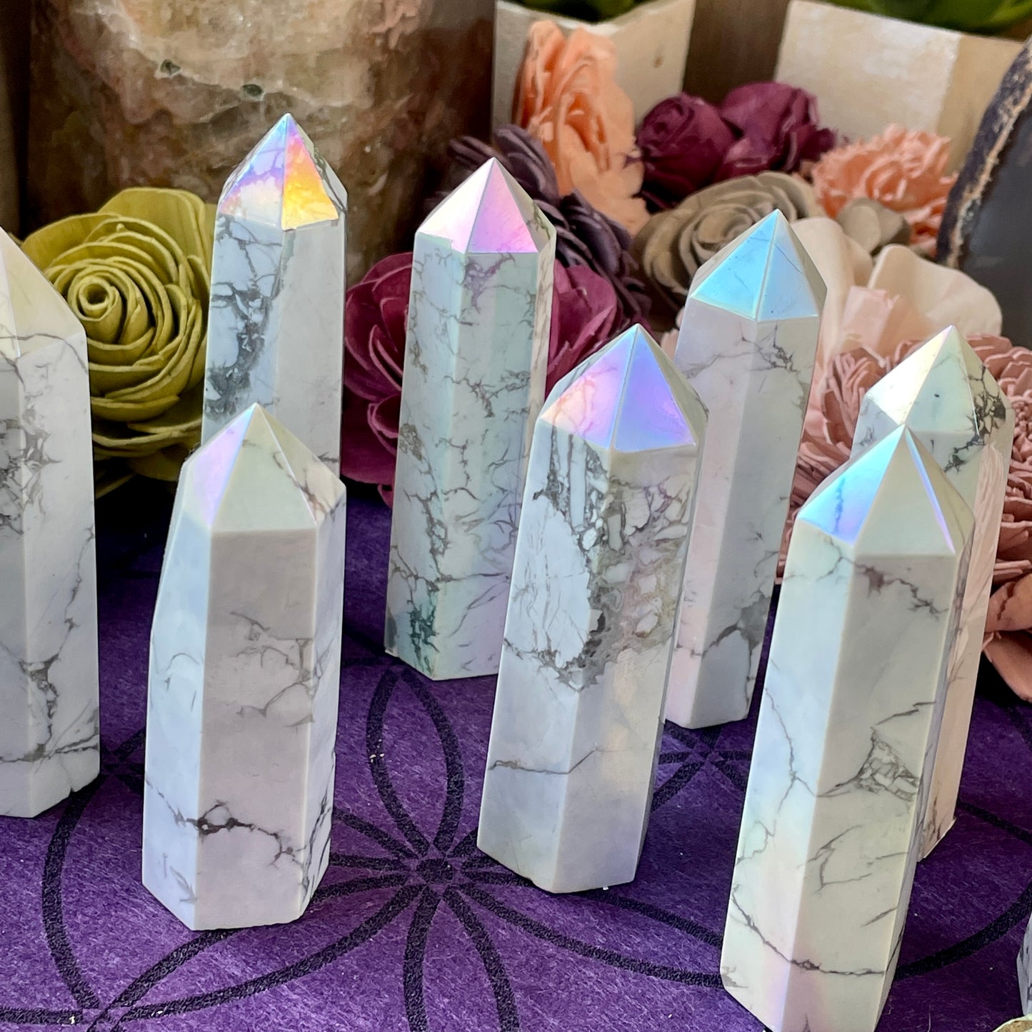 Aura Howlite Tower