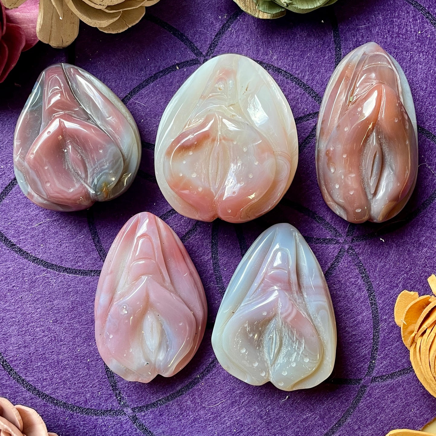 Large Agate Vulva/Yoni Carving