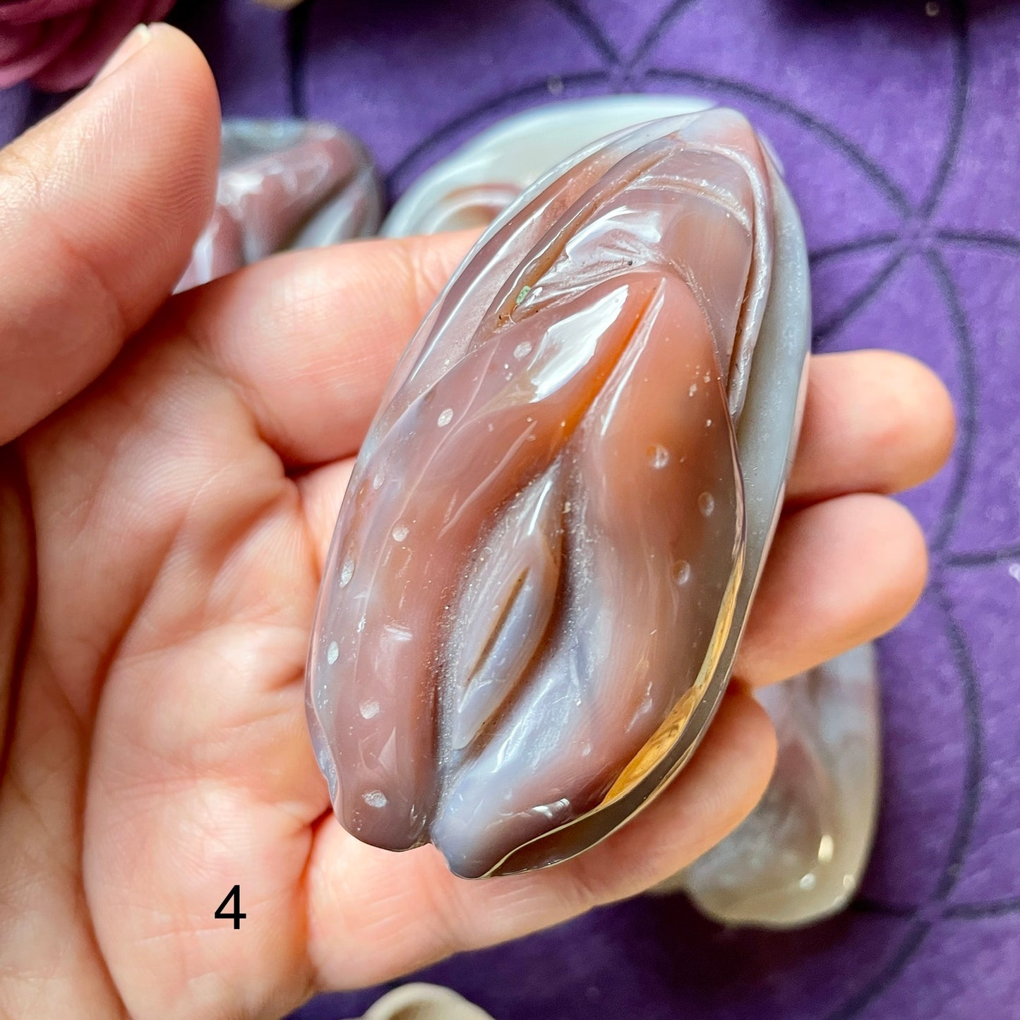 Large Agate Vulva/Yoni Carving