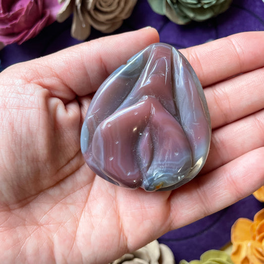 Large Agate Vulva/Yoni Carving