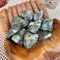 Emerald Tumbled stone