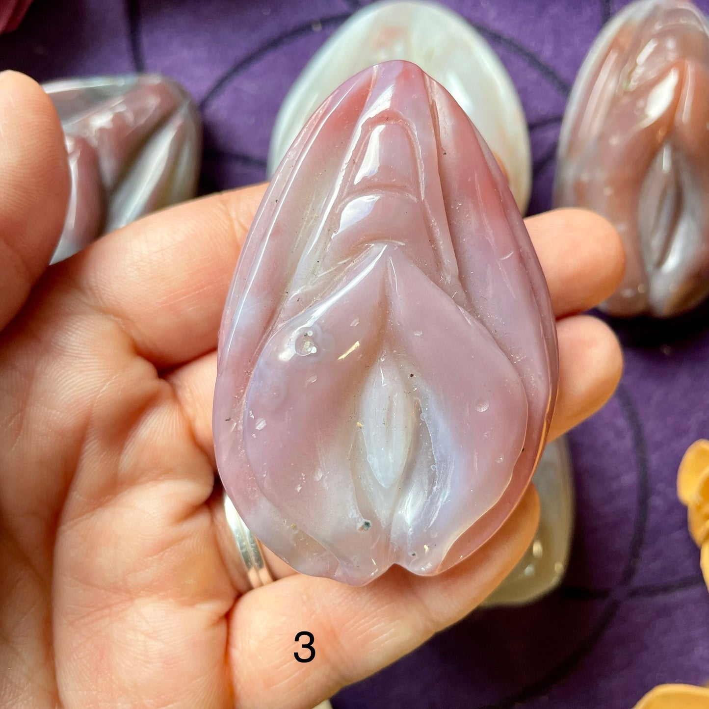 Large Agate Vulva/Yoni Carving
