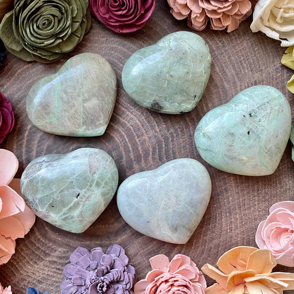 Green Moonstone (Garnieriete) Heart