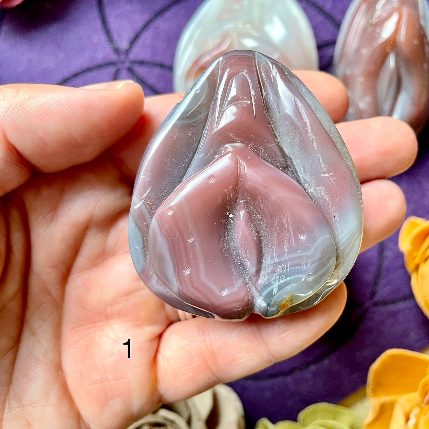 Large Agate Vulva/Yoni Carving