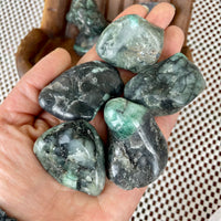 Emerald Tumbled stone